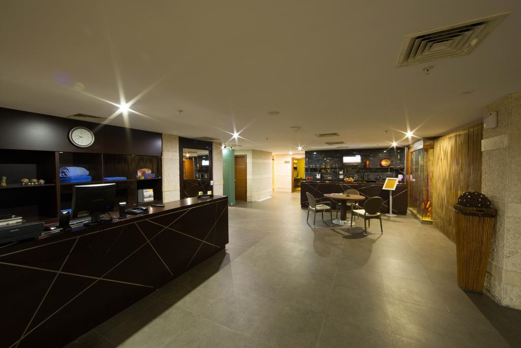 Point Hotel Baku Exterior foto